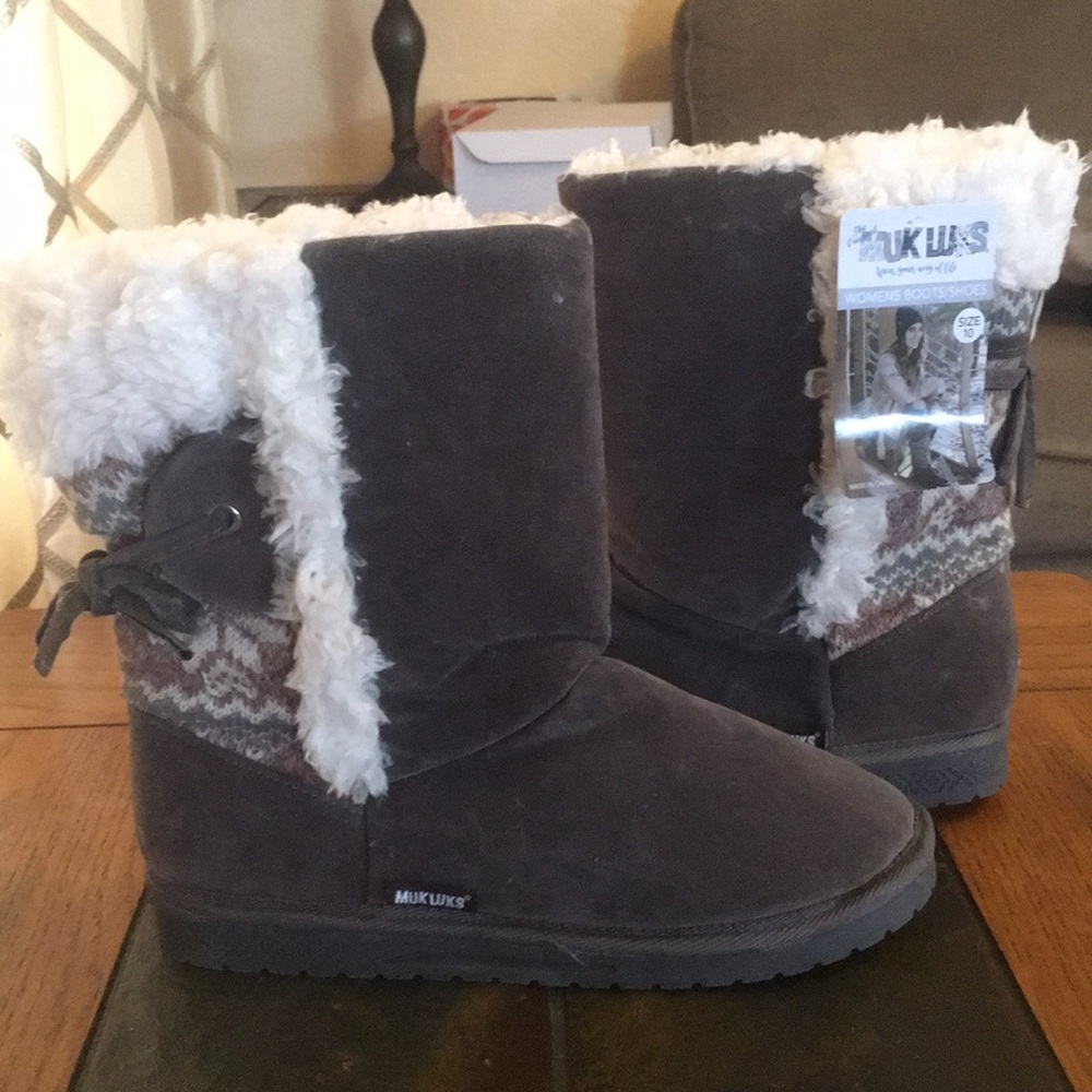 Mukluks size 10
